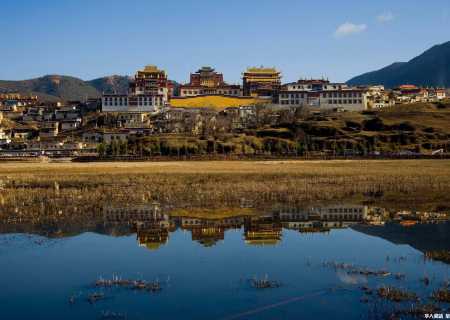 云南旅游包车攻略：包车带司机价格.云南包车旅游路线